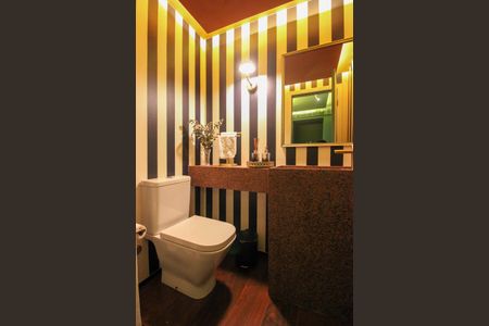 Apartamento à venda com 248m², 3 quartos e 4 vagas Apartamento à venda com 248m², 3 quartos e 4 vagasLavabo