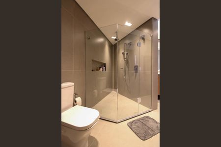 Apartamento à venda com 248m², 3 quartos e 4 vagas Apartamento à venda com 248m², 3 quartos e 4 vagasBanheiro Suíte 1