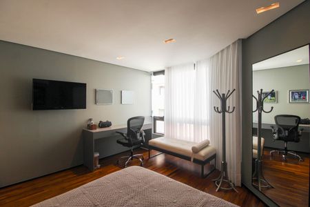 Apartamento à venda com 248m², 3 quartos e 4 vagas Apartamento à venda com 248m², 3 quartos e 4 vagasSuíte 2