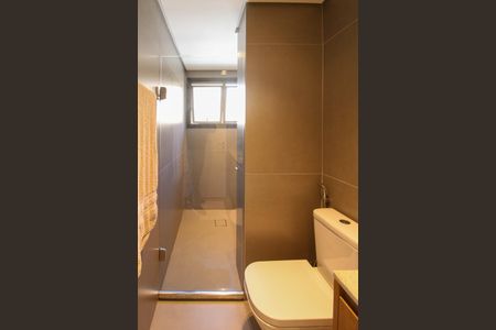 Apartamento à venda com 248m², 3 quartos e 4 vagas Apartamento à venda com 248m², 3 quartos e 4 vagasBanheiro Suíte 2