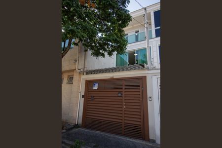 Casa para alugar com 116m², 3 quartos e 2 vagas Casa para alugar com 116m², 3 quartos e 2 vagasFachada