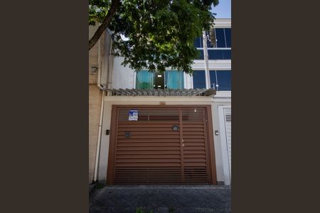 Casa para alugar com 116m², 3 quartos e 2 vagas Casa para alugar com 116m², 3 quartos e 2 vagasFachada
