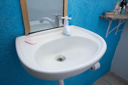 Casa para alugar com 54m², 2 quartos e sem vaga Casa para alugar com 54m², 2 quartos e sem vagaBanheiro 1