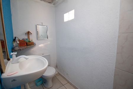 Casa para alugar com 54m², 2 quartos e sem vaga Casa para alugar com 54m², 2 quartos e sem vagaBanheiro 1