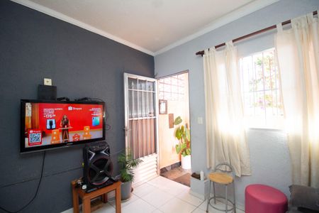 Sala de casa para alugar com 2 quartos, 54m² em Vila Duarte, São Paulo