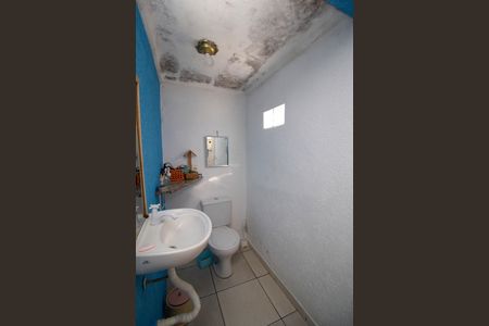Casa para alugar com 54m², 2 quartos e sem vaga Casa para alugar com 54m², 2 quartos e sem vagaBanheiro 1