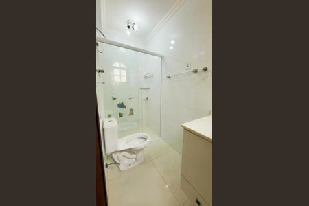 Casa à venda com 125m², 3 quartos e 2 vagas Casa à venda com 125m², 3 quartos e 2 vagasBanheiro