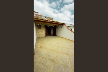 Casa à venda com 125m², 3 quartos e 2 vagas Casa à venda com 125m², 3 quartos e 2 vagasVaranda