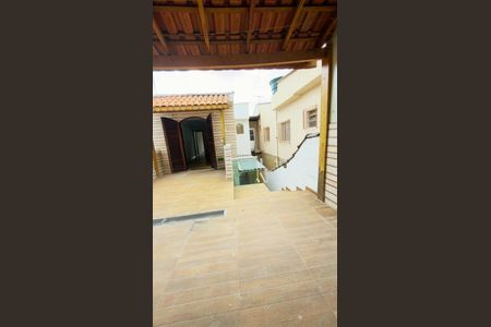 Casa à venda com 125m², 3 quartos e 2 vagas Casa à venda com 125m², 3 quartos e 2 vagasTerraço