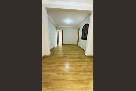 Casa à venda com 125m², 3 quartos e 2 vagas Casa à venda com 125m², 3 quartos e 2 vagasQuarto