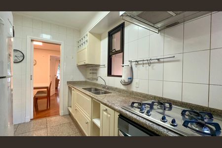 Apartamento para alugar com 165m², 4 quartos e 2 vagas Apartamento para alugar com 165m², 4 quartos e 2 vagasCozinha