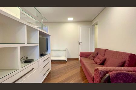 Apartamento para alugar com 165m², 4 quartos e 2 vagas Apartamento para alugar com 165m², 4 quartos e 2 vagasSala de TV