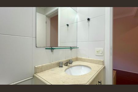 Apartamento para alugar com 165m², 4 quartos e 2 vagas Apartamento para alugar com 165m², 4 quartos e 2 vagasBanheiro da Suíte 1