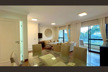Apartamento para alugar com 165m², 4 quartos e 2 vagas Apartamento para alugar com 165m², 4 quartos e 2 vagasSala de Jantar