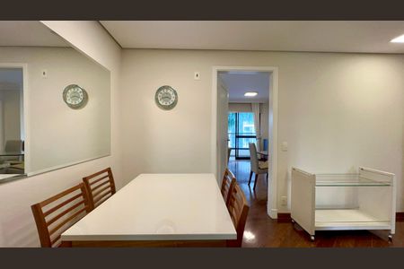 Apartamento para alugar com 165m², 4 quartos e 2 vagas Apartamento para alugar com 165m², 4 quartos e 2 vagasCopa