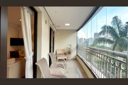 Apartamento para alugar com 165m², 4 quartos e 2 vagas Apartamento para alugar com 165m², 4 quartos e 2 vagasVaranda