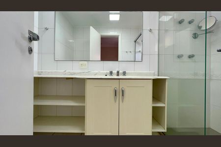 Apartamento para alugar com 165m², 4 quartos e 2 vagas Apartamento para alugar com 165m², 4 quartos e 2 vagasBanheiro da Suíte 2