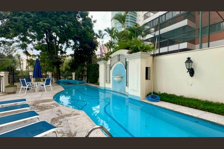 Apartamento para alugar com 165m², 4 quartos e 2 vagas Apartamento para alugar com 165m², 4 quartos e 2 vagasPiscina