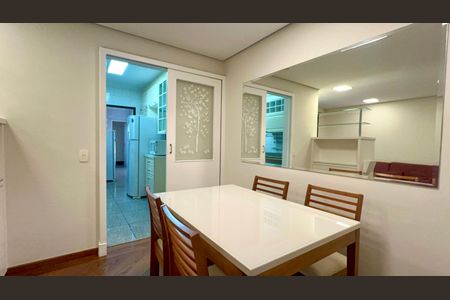 Apartamento para alugar com 165m², 4 quartos e 2 vagas Apartamento para alugar com 165m², 4 quartos e 2 vagasCopa