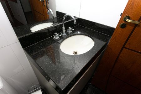 Casa para alugar com 240m², 3 quartos e 5 vagas Casa para alugar com 240m², 3 quartos e 5 vagasBanheiro da Suíte 1