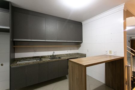 Casa para alugar com 240m², 3 quartos e 5 vagas Casa para alugar com 240m², 3 quartos e 5 vagasCozinha