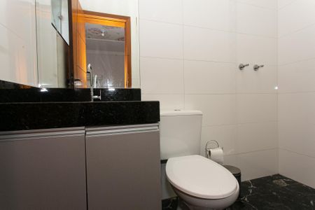 Casa para alugar com 240m², 3 quartos e 5 vagas Casa para alugar com 240m², 3 quartos e 5 vagasBanheiro da Suíte 2