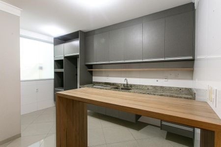 Casa para alugar com 240m², 3 quartos e 5 vagas Casa para alugar com 240m², 3 quartos e 5 vagasCozinha