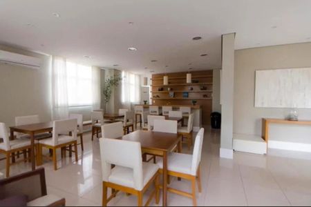 Apartamento à venda com 70m², 3 quartos e 1 vaga Apartamento à venda com 70m², 3 quartos e 1 vagaÁrea comum - Salão de festas