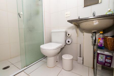 Apartamento à venda com 70m², 3 quartos e 1 vaga Apartamento à venda com 70m², 3 quartos e 1 vagaBanheiro