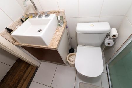 Apartamento à venda com 70m², 3 quartos e 1 vaga Apartamento à venda com 70m², 3 quartos e 1 vagaBanheiro da Suíte