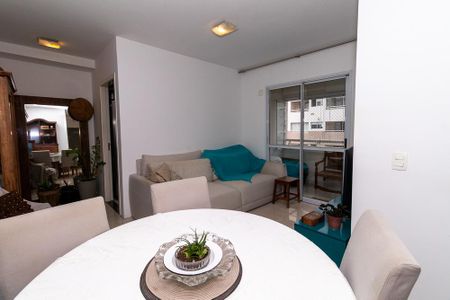 Apartamento à venda com 70m², 3 quartos e 1 vaga Apartamento à venda com 70m², 3 quartos e 1 vagaSala