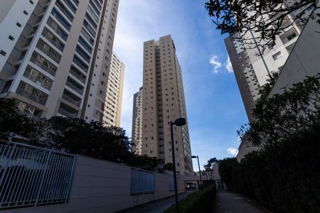 Apartamento à venda com 70m², 3 quartos e 1 vaga Apartamento à venda com 70m², 3 quartos e 1 vagaFachada e portaria