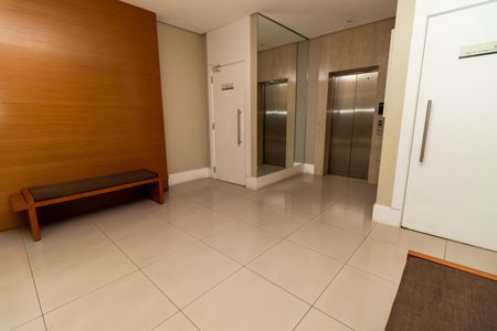 Apartamento à venda com 70m², 3 quartos e 1 vaga Apartamento à venda com 70m², 3 quartos e 1 vagaElevador