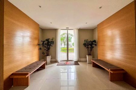 Apartamento à venda com 70m², 3 quartos e 1 vaga Apartamento à venda com 70m², 3 quartos e 1 vagaHall