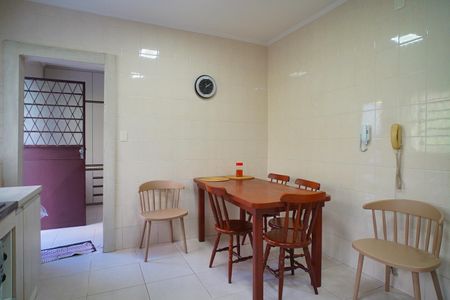 Casa para alugar com 245m², 3 quartos e 2 vagasCozinha 