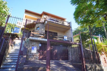 Casa para alugar com 245m², 3 quartos e 2 vagasPátio 