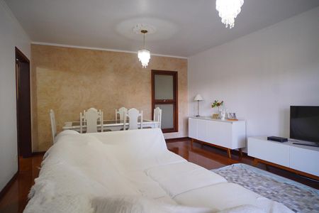 Sala  de casa para alugar com 3 quartos, 245m² em Cristo Redentor, Porto Alegre