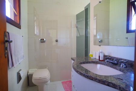 Casa para alugar com 245m², 3 quartos e 2 vagasBanheiro 