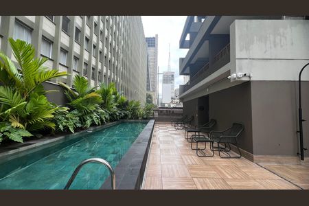 Studio à venda com 21m², 1 quarto e sem vaga Studio à venda com 21m², 1 quarto e sem vagaPiscina