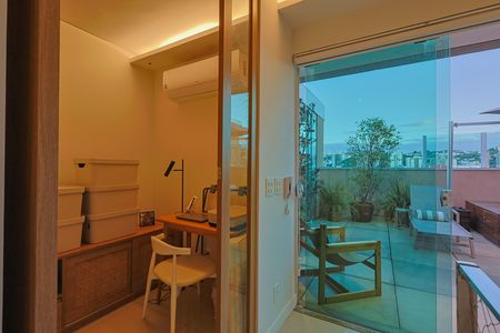 Apartamento à venda com 144m², 2 quartos e 2 vagas