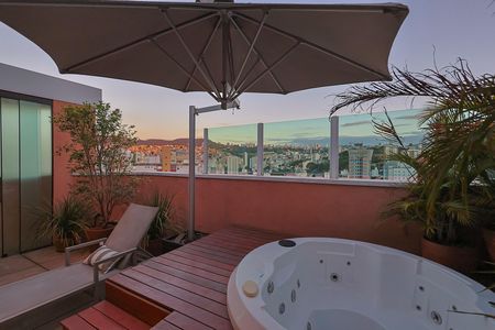 Apartamento à venda com 144m², 2 quartos e 2 vagas