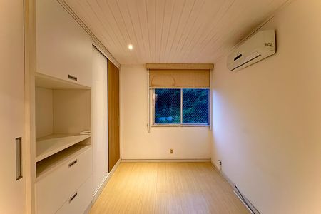 Apartamento à venda com 70m², 2 quartos e 1 vaga Apartamento à venda com 70m², 2 quartos e 1 vagaSuíte