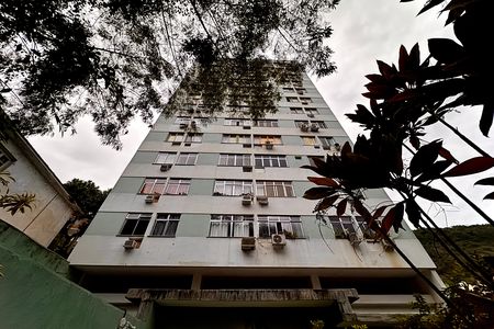 Apartamento à venda com 70m², 2 quartos e 1 vaga Apartamento à venda com 70m², 2 quartos e 1 vagaFachada