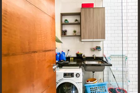 Casa à venda com 68m², 2 quartos e 2 vagas Casa à venda com 68m², 2 quartos e 2 vagasÁrea de Serviço