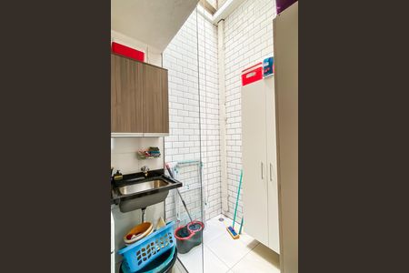 Casa à venda com 68m², 2 quartos e 2 vagas Casa à venda com 68m², 2 quartos e 2 vagasÁrea de Serviço