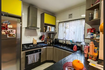 Casa à venda com 68m², 2 quartos e 2 vagas Casa à venda com 68m², 2 quartos e 2 vagasCozinha