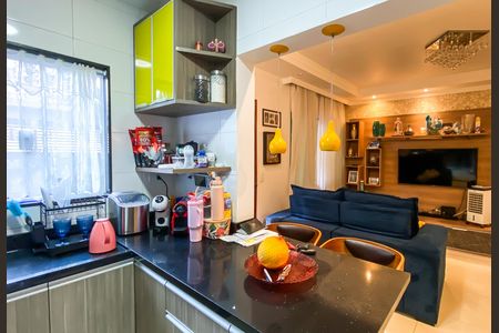 Casa à venda com 68m², 2 quartos e 2 vagas Casa à venda com 68m², 2 quartos e 2 vagasCozinha