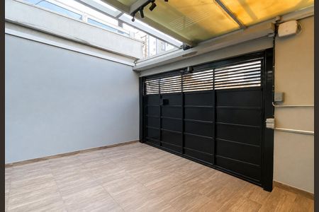 Garagem  de casa à venda com 2 quartos, 68m² em Vila Lais, São Paulo