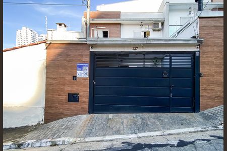 Fachada  de casa à venda com 2 quartos, 68m² em Vila Lais, São Paulo