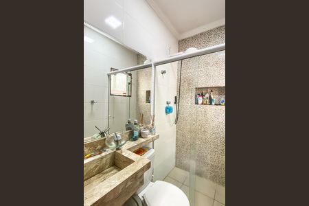 Casa à venda com 68m², 2 quartos e 2 vagas Casa à venda com 68m², 2 quartos e 2 vagasBanheiro da Suíte